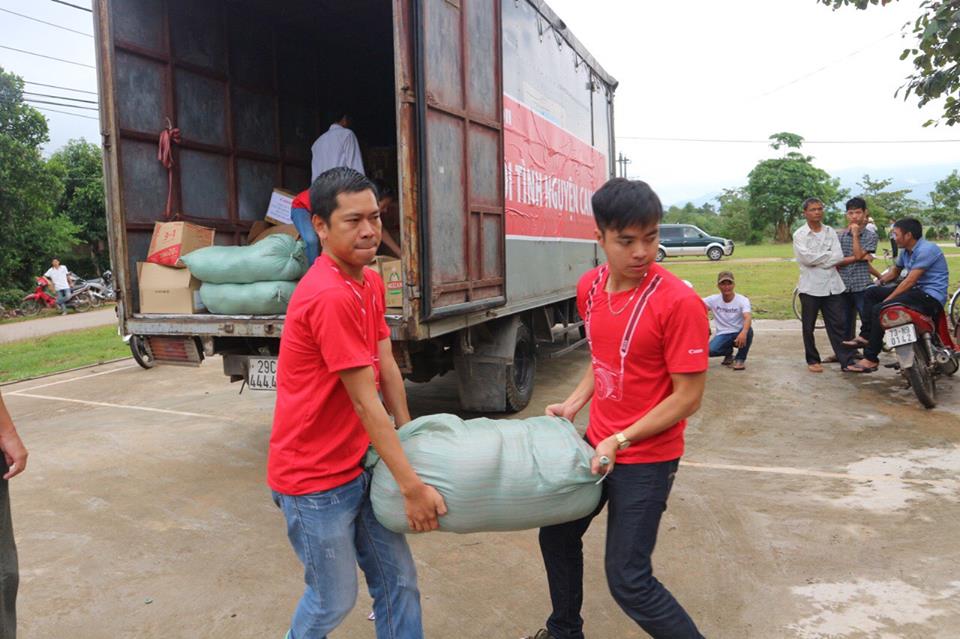 Công nghệ - Canon chung tay cứu trợ 400 hộ dân vùng lũ miền Trung