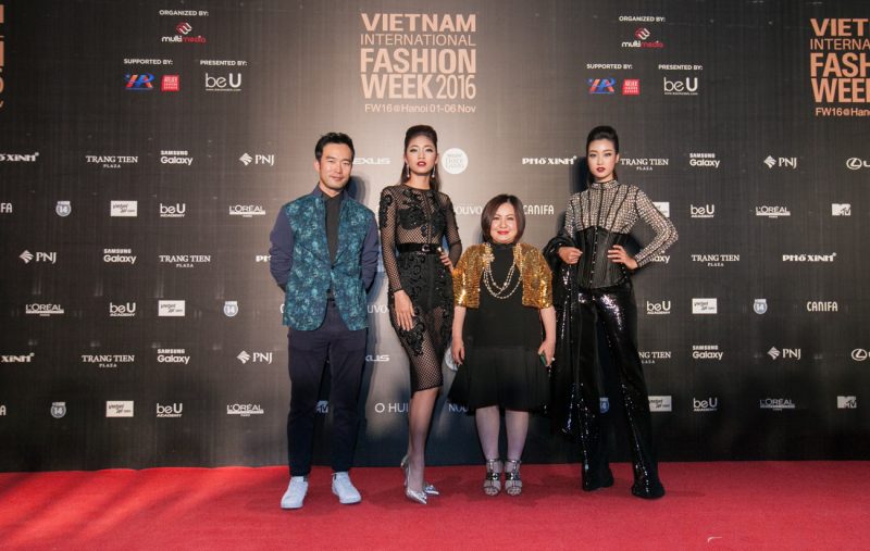 Thời trang - Dàn sao Việt rầm rộ khoe sắc tại Vietnam International Fashion Week 