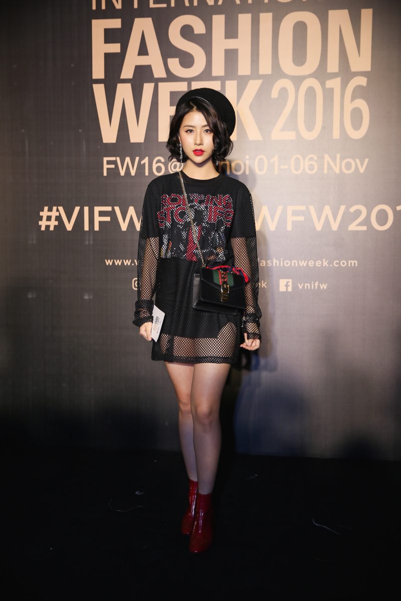 Thời trang - Dàn sao Việt rầm rộ khoe sắc tại Vietnam International Fashion Week  (Hình 8).