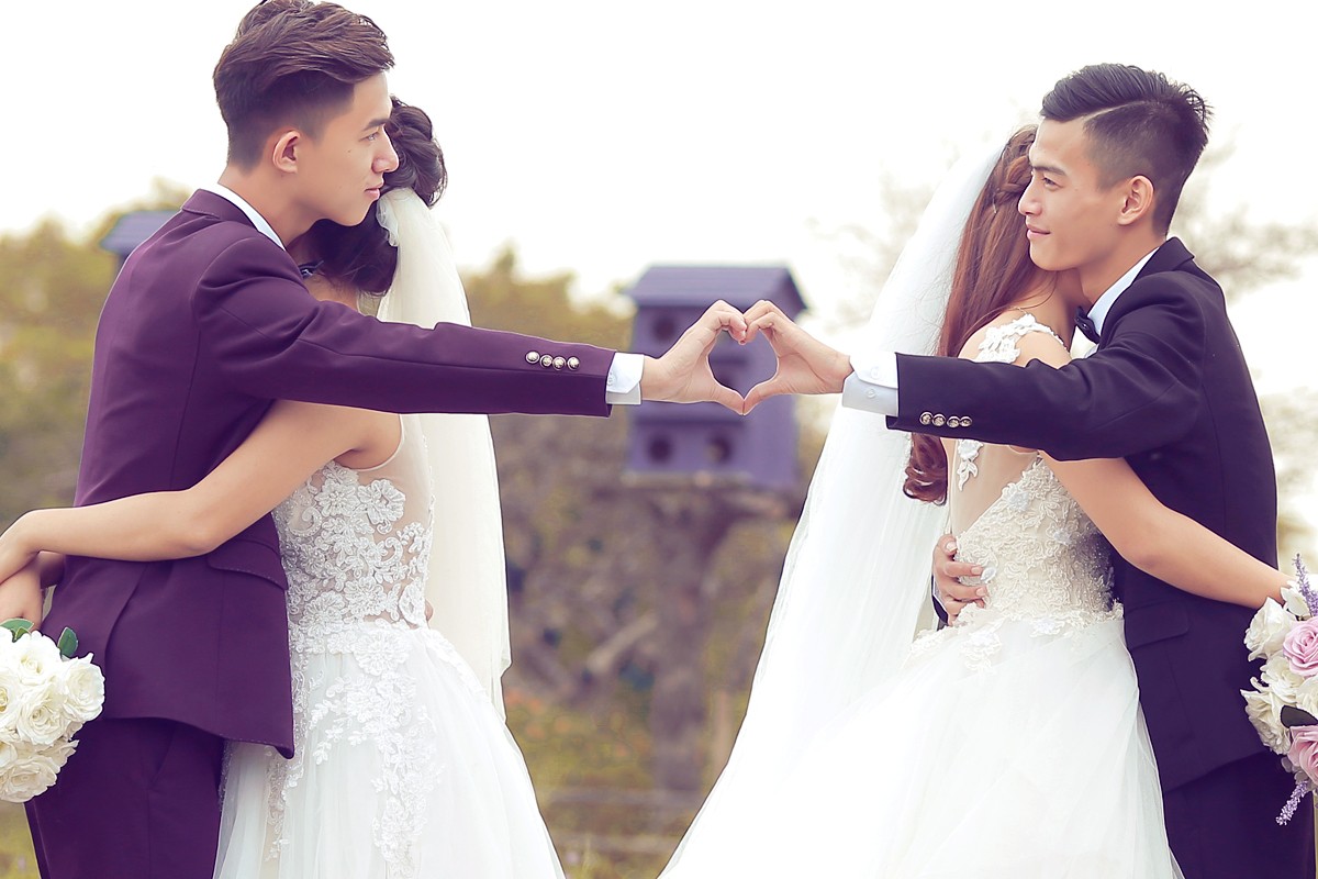 Dậy sóng mạng - Bộ ảnh cưới độc đáo của đôi bạn thân Hà thành gây bão mạng (Hình 2).