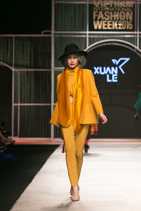 Thời trang - Chi Pu dắt cún đi dạo trên sàn catwalk Tuần lễ thời trang (Hình 7).