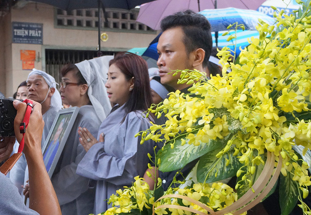 Ngôi sao - Sáng nay, 'sầu nữ' Út Bạch Lan đã trở về với đất mẹ (Hình 7).