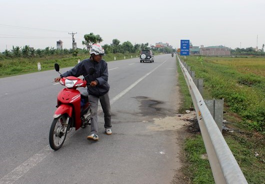 An ninh - Hình sự - Phụ nữ đi SH tử vong: 'Trên người nạn nhân có 11 dấu vết' (Hình 2).