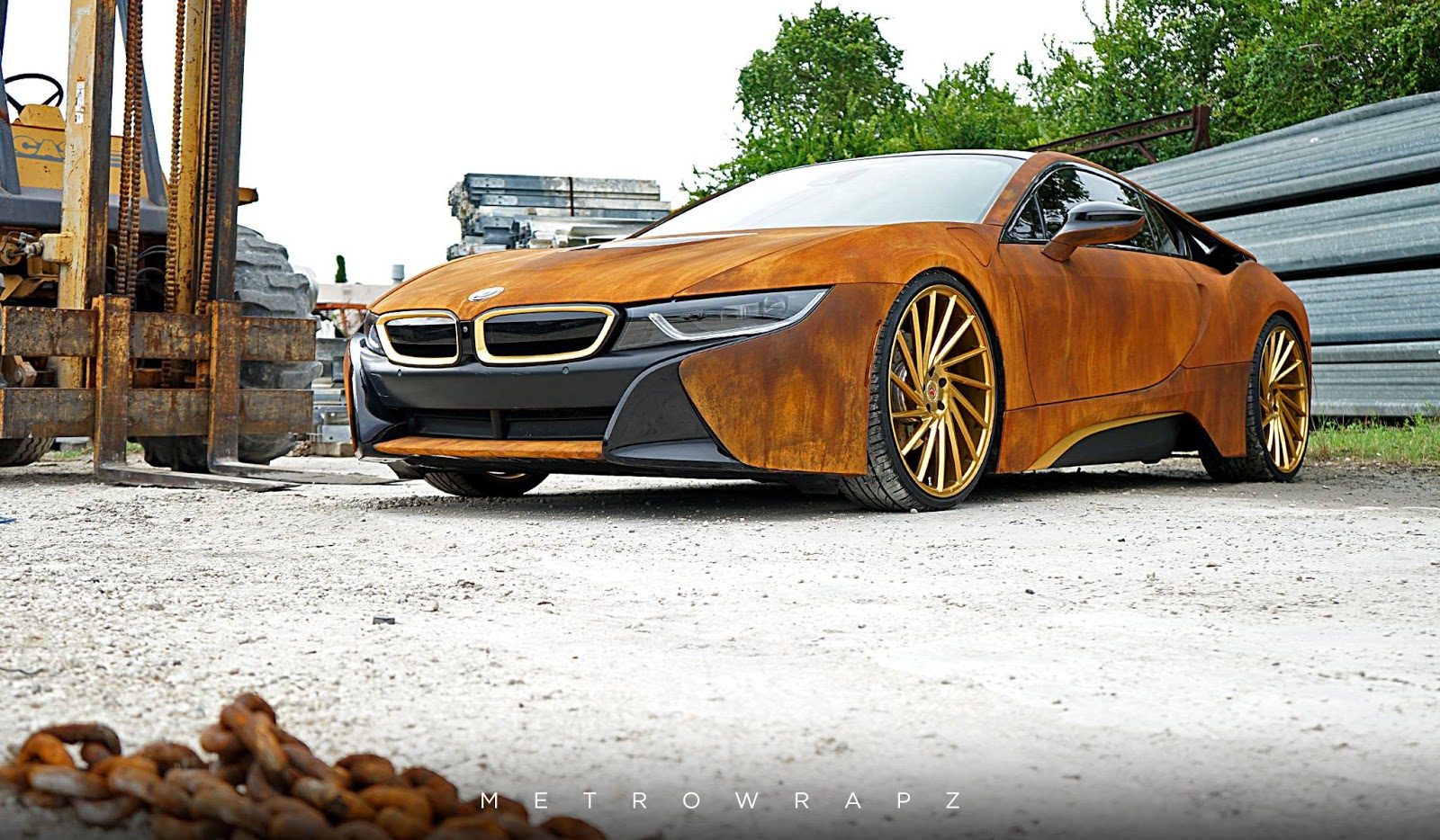 Thị trường - Lạ mắt với chiếc BMW i8 độ màu gỉ sắt ‘cực độc’ (Hình 3).