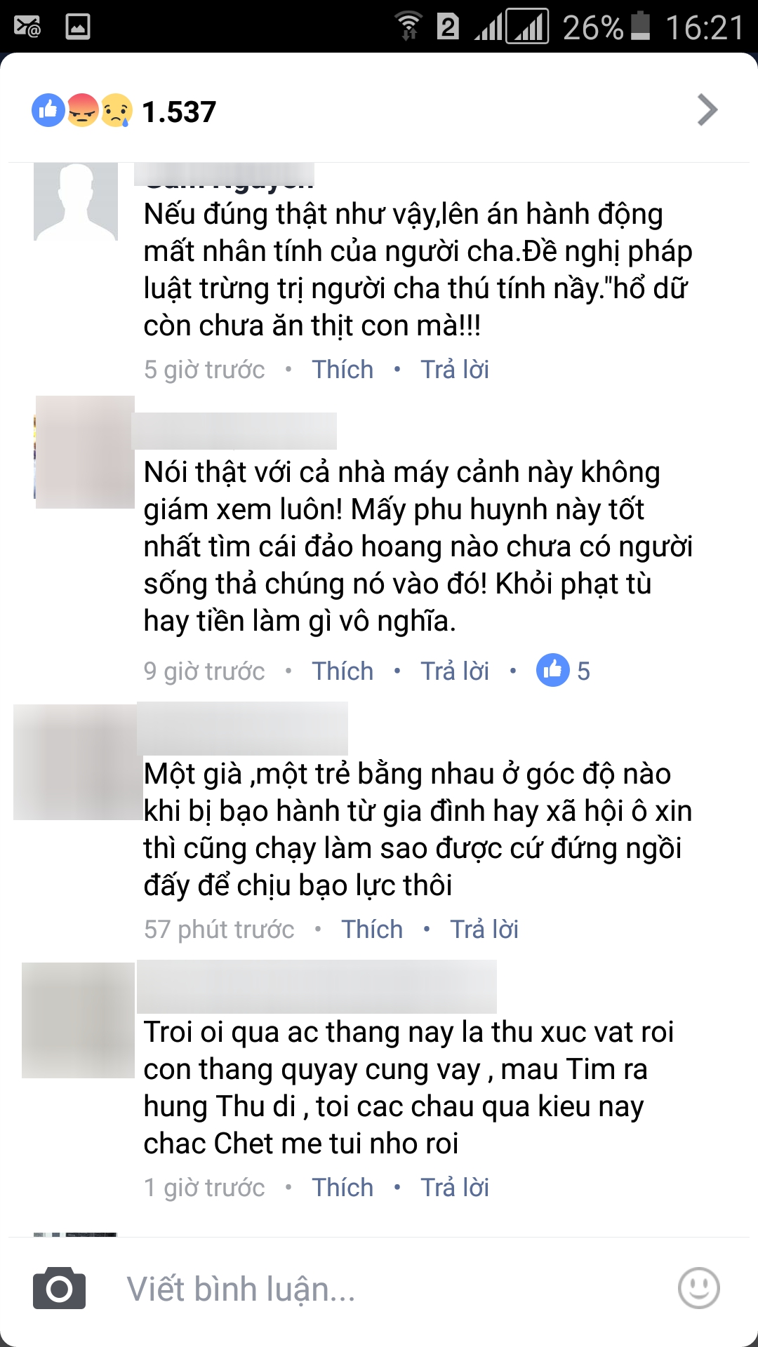 Xã hội - Xác minh clip cha bạo hành con bằng cách nhúng người vào lu nước (Hình 2).