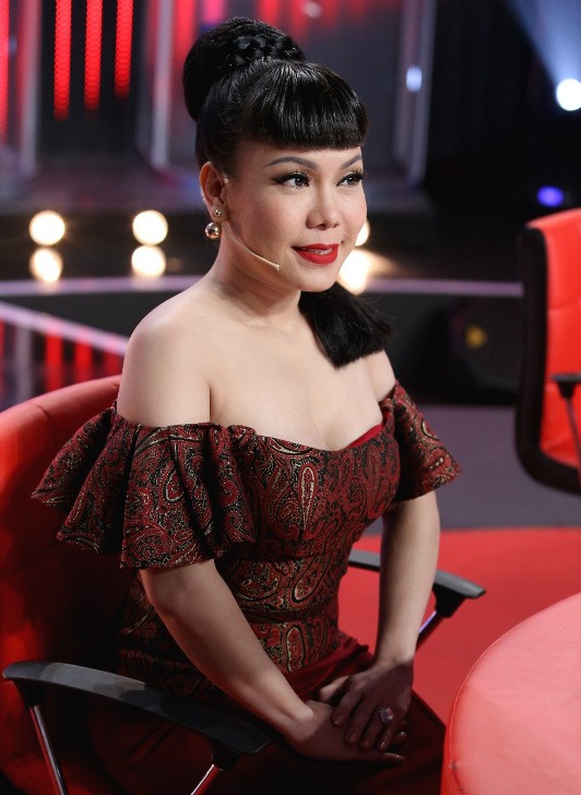 TV Show - Ho&agrave;i Linh, Việt Hương ch&iacute;nh thức ngồi ghế 'n&oacute;ng' Đệ nhất danh h&agrave;i