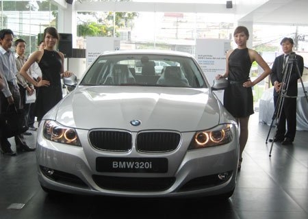 Tiêu dùng & Dư luận - Ngừng thông quan xe BMW - Bộ Tài chính đúng hay sai?