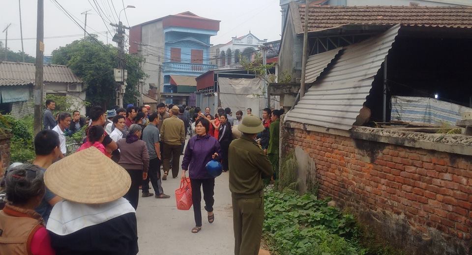 An ninh - Hình sự - Tin mới nhất vụ bé trai bị chém tử vong trên giường (Hình 3).