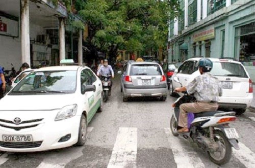 Thú chơi - Kỹ năng quay đầu ô tô trong ngõ nhỏ