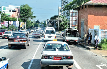 Xe máy - Làm đường chưa tốt, Myanmar muốn cấm xe máy, chuốc hậu quả tệ hại  (Hình 5).