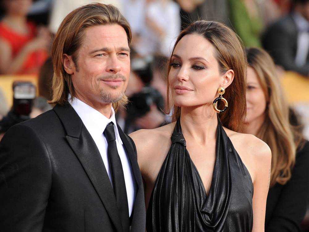 Sự kiện - Angelina Jolie kích động truyền thông chống Brad Pitt? 