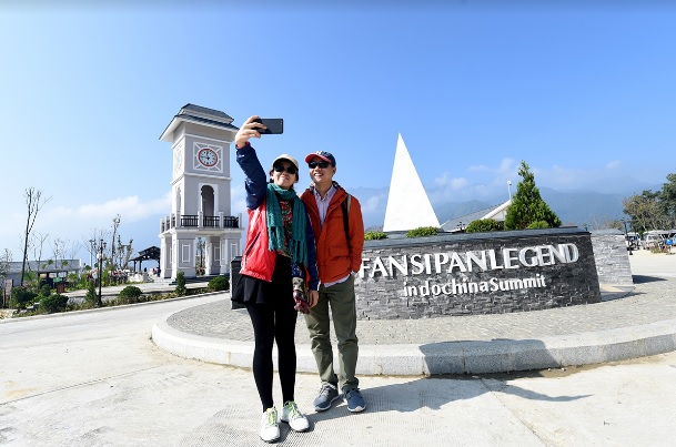 Tiêu dùng & Dư luận - Công chúa Thái Lan ngỡ ngàng với sự hùng vĩ của đỉnh Fansipan (Hình 8).
