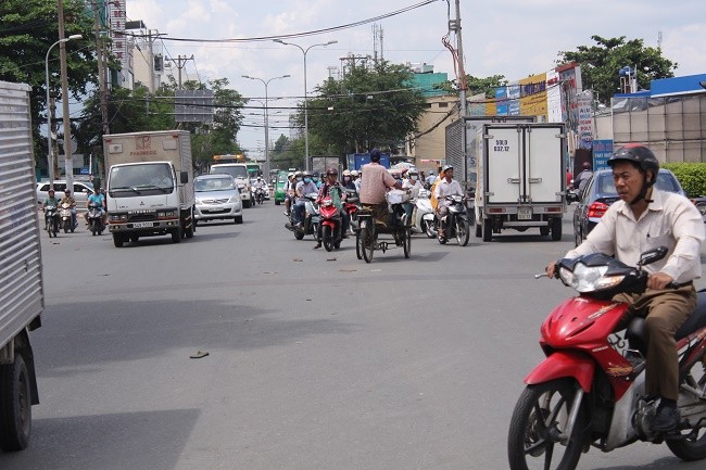 Dân sinh - Sau 2 tai nạn thương tâm, những ‘máy chém’ vẫn diễn 'xiếc' trên phố  (Hình 8).