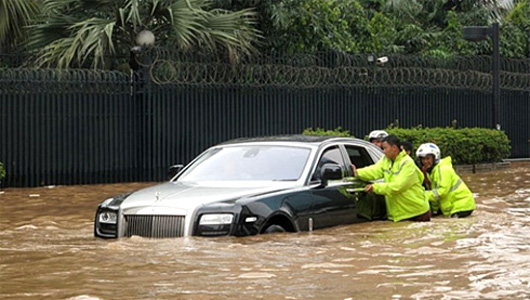 Thú chơi - Những nguyên tắc 'nằm lòng' lái xe trong ngày mưa bão (Hình 3).