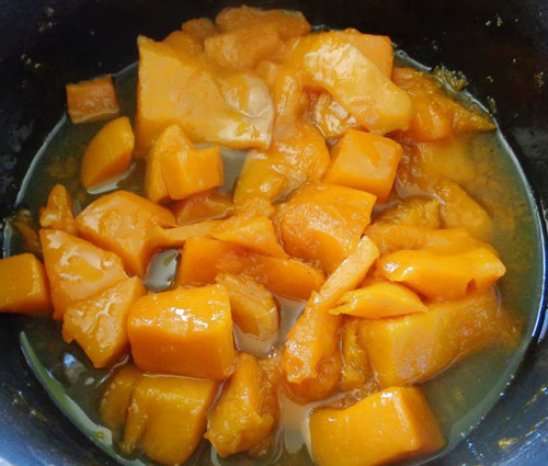 Gia đ&igrave;nh - C&aacute;ch l&agrave;m mứt b&iacute; đỏ dẻo thơm đ&uacute;ng điệu ng&agrave;y Tết (H&igrave;nh 3).