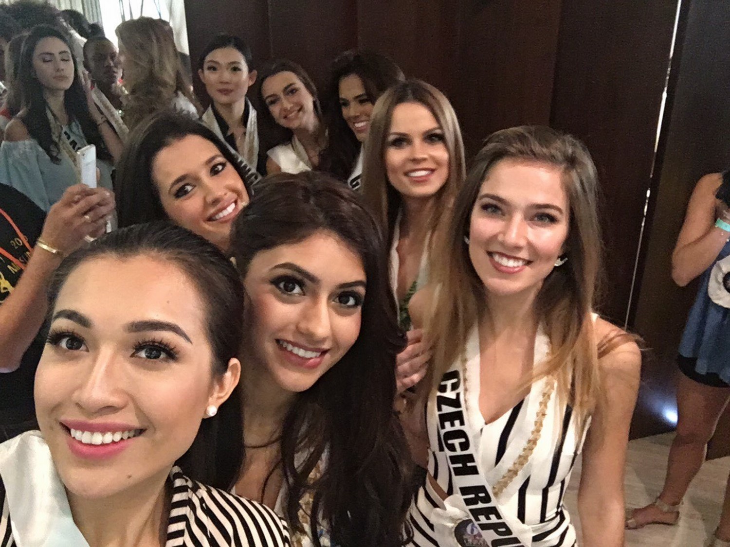 Ngôi sao - Cận cảnh màn trình diễn đầu tiên của Lệ Hằng tại Miss Universe 2016 (Hình 3).