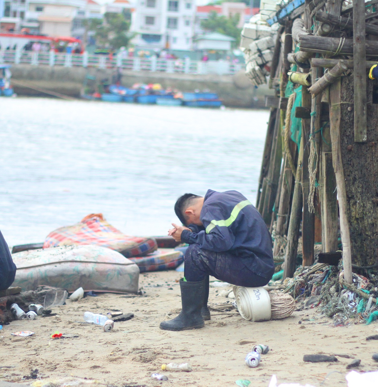 Xã hội - Cháy lớn ở Nha Trang: Công tác chữa cháy yếu hay thiếu? (Hình 11).