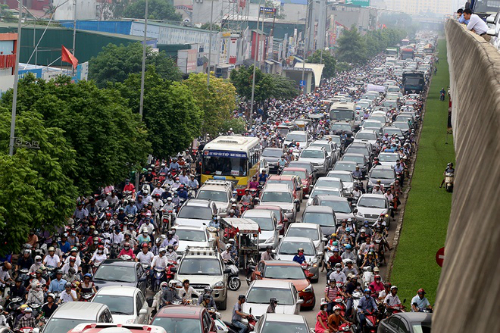 Xã hội - Bộ Công an 'băn khoăn' về đề xuất mỗi người sở hữu 1 biển số, 1 ô tô