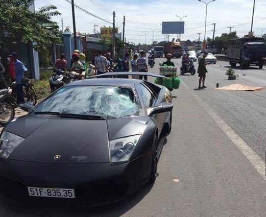 Tin nhanh - Siêu xe Lamborghini tông chết một người đàn ông đang băng qua đường