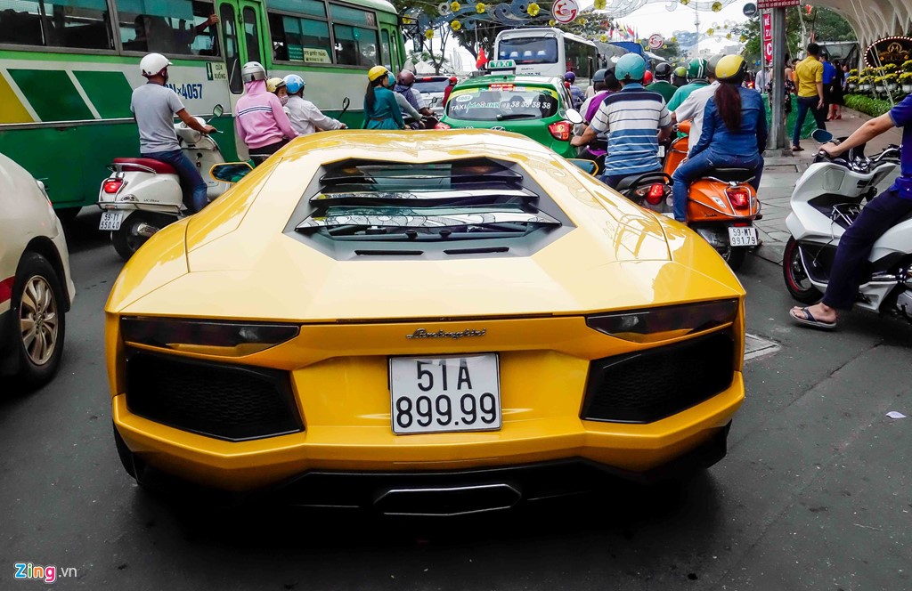Tin tức xe - Cường Đô La và các đại gia Sài Gòn chơi Tết bằng Lamborghini (Hình 11).