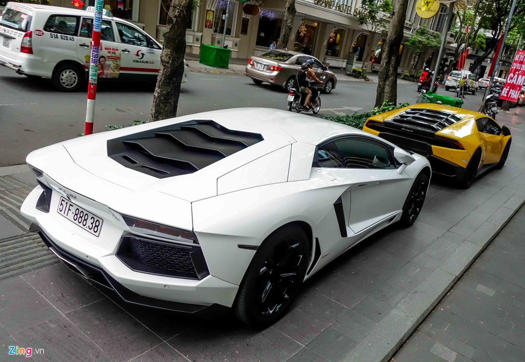 Tin tức xe - Cường Đô La và các đại gia Sài Gòn chơi Tết bằng Lamborghini (Hình 6).