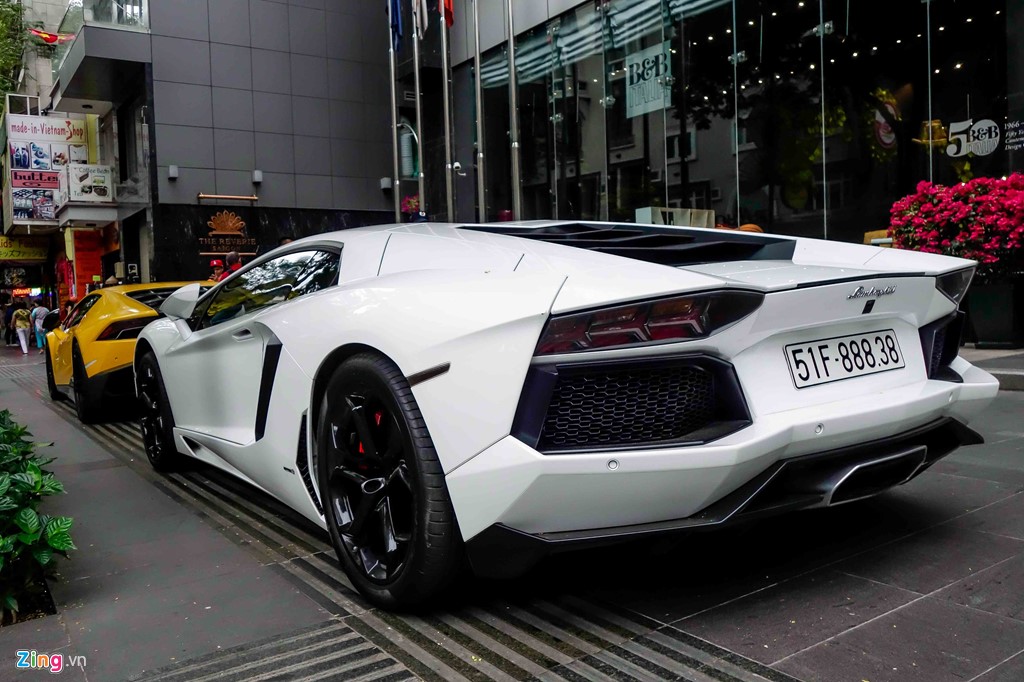 Tin tức xe - Cường Đô La và các đại gia Sài Gòn chơi Tết bằng Lamborghini (Hình 7).