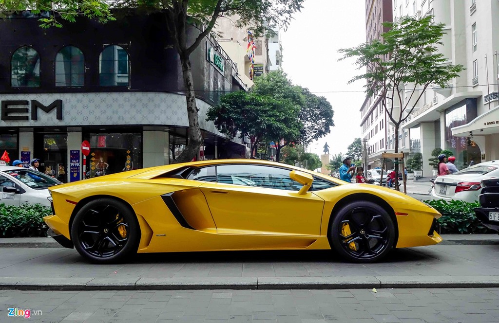 Tin tức xe - Cường Đô La và các đại gia Sài Gòn chơi Tết bằng Lamborghini (Hình 9).
