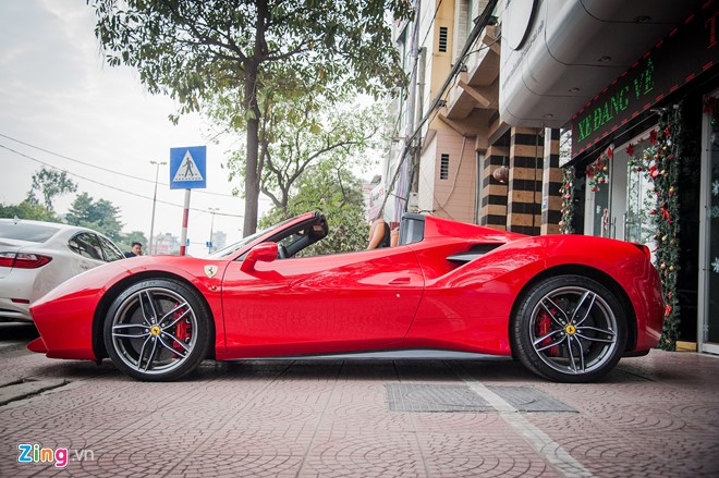 Tin tức xe - Siêu xe mui trần Ferrari 488 GTB Spider thứ 2 về Việt Nam (Hình 2).