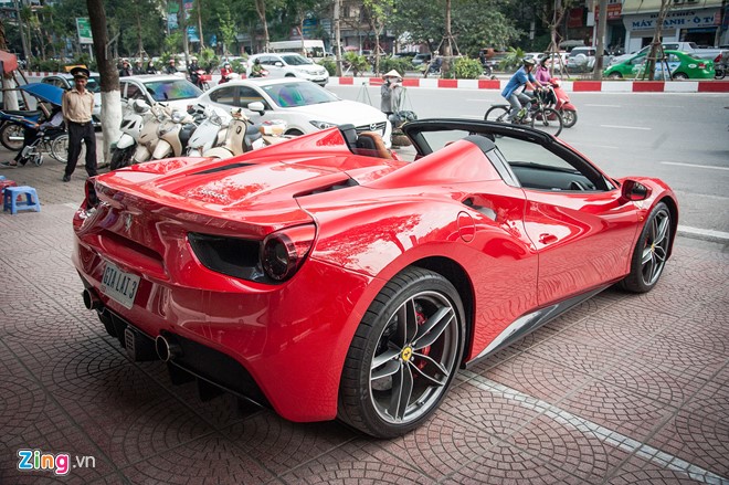 Tin tức xe - Siêu xe mui trần Ferrari 488 GTB Spider thứ 2 về Việt Nam (Hình 3).