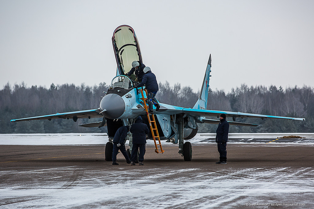 Quân sự - Nga chính thức ra mắt máy bay chiến đấu MiG-35 (Hình 8).