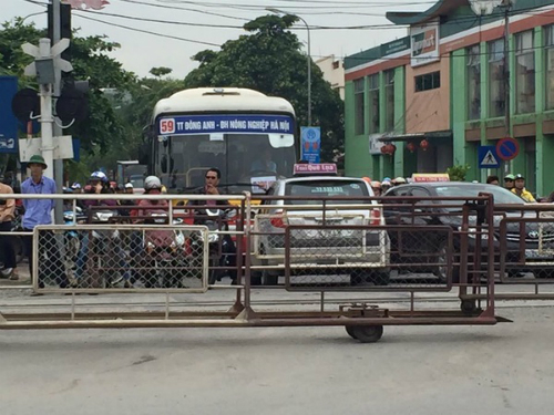 Thú chơi - Kinh nghiệm ‘nằm lòng’ khi lái xe qua đường sắt ai cũng cần biết