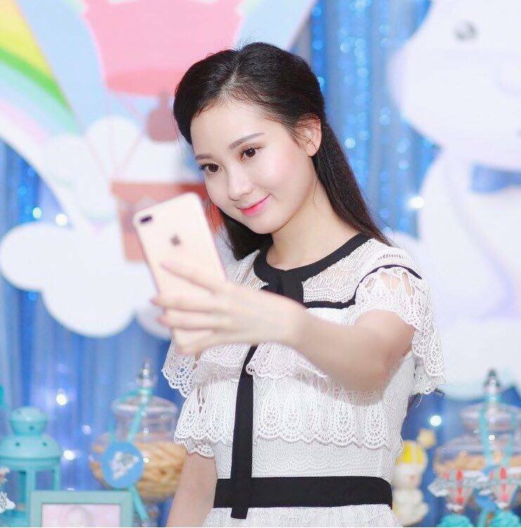 Dậy s&oacute;ng mạng - B&agrave; mẹ 8X xinh đẹp v&agrave; ph&aacute;t ng&ocirc;n v&iacute; &lsquo;t&igrave;nh y&ecirc;u như g&oacute;i m&igrave; t&ocirc;m&rsquo; g&acirc;y sốt (H&igrave;nh 3).