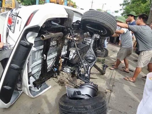 Đánh giá - 'Thánh lật' Toyota Fortuner