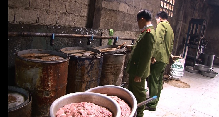 Tin nhanh - Phát hiện hơn 1 tấn mỡ bẩn chuẩn bị tuồn ra thị trường tiêu thụ