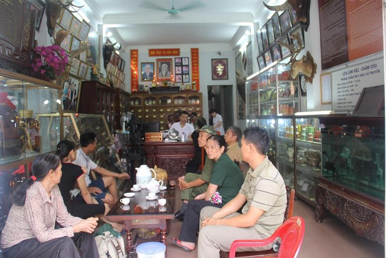 Thương hiệu - Bài thuốc quý chữa bệnh đại tràng của lương y Phạm Trọng Hùng (Hình 2).