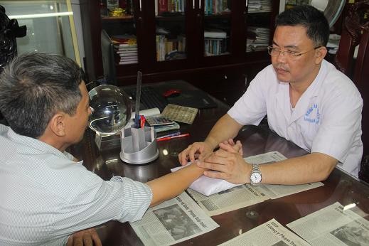 Thương hiệu - Bài thuốc quý chữa bệnh đại tràng của lương y Phạm Trọng Hùng