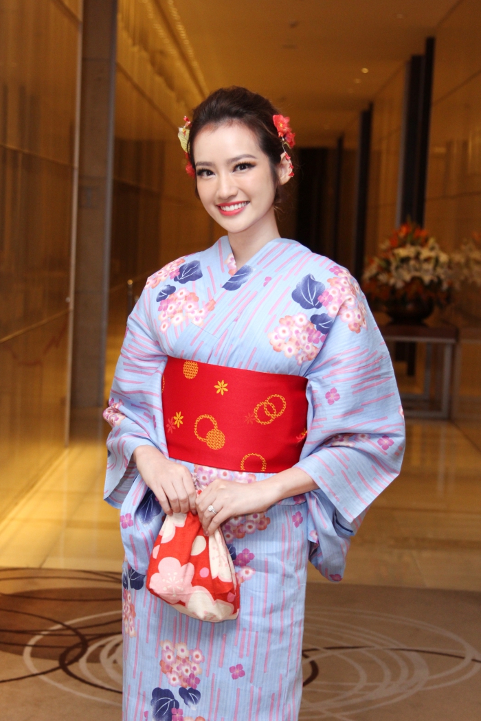 Ngôi sao - Các Hoa hậu, Á hậu Việt đọ sắc trong trang phục Kimono (Hình 9).