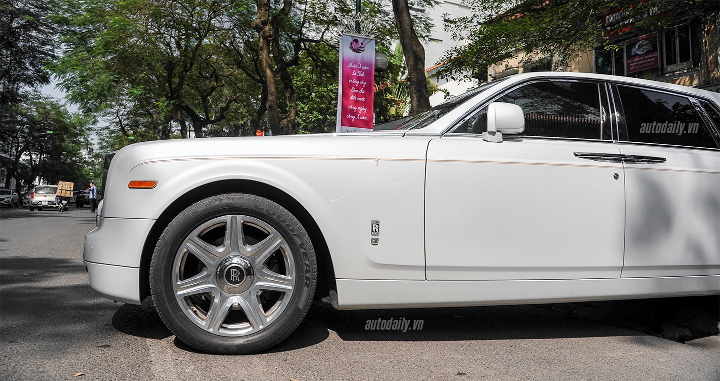 Thị trường - Rolls-Royce Phantom 'Spirit of Ecstasy Edition' tái xuất tại Hà Nội (Hình 7).