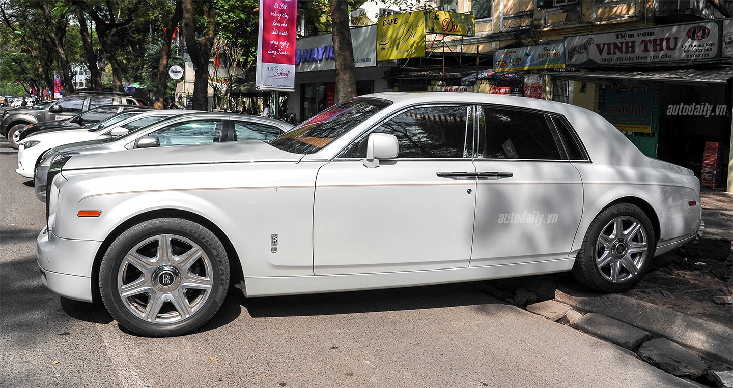 Thị trường - Rolls-Royce Phantom 'Spirit of Ecstasy Edition' tái xuất tại Hà Nội (Hình 8).