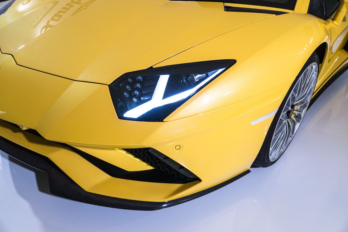 Tin tức xe - Lamborghini lần đầu ‘nhá hàng’ Aventador S (Hình 2).