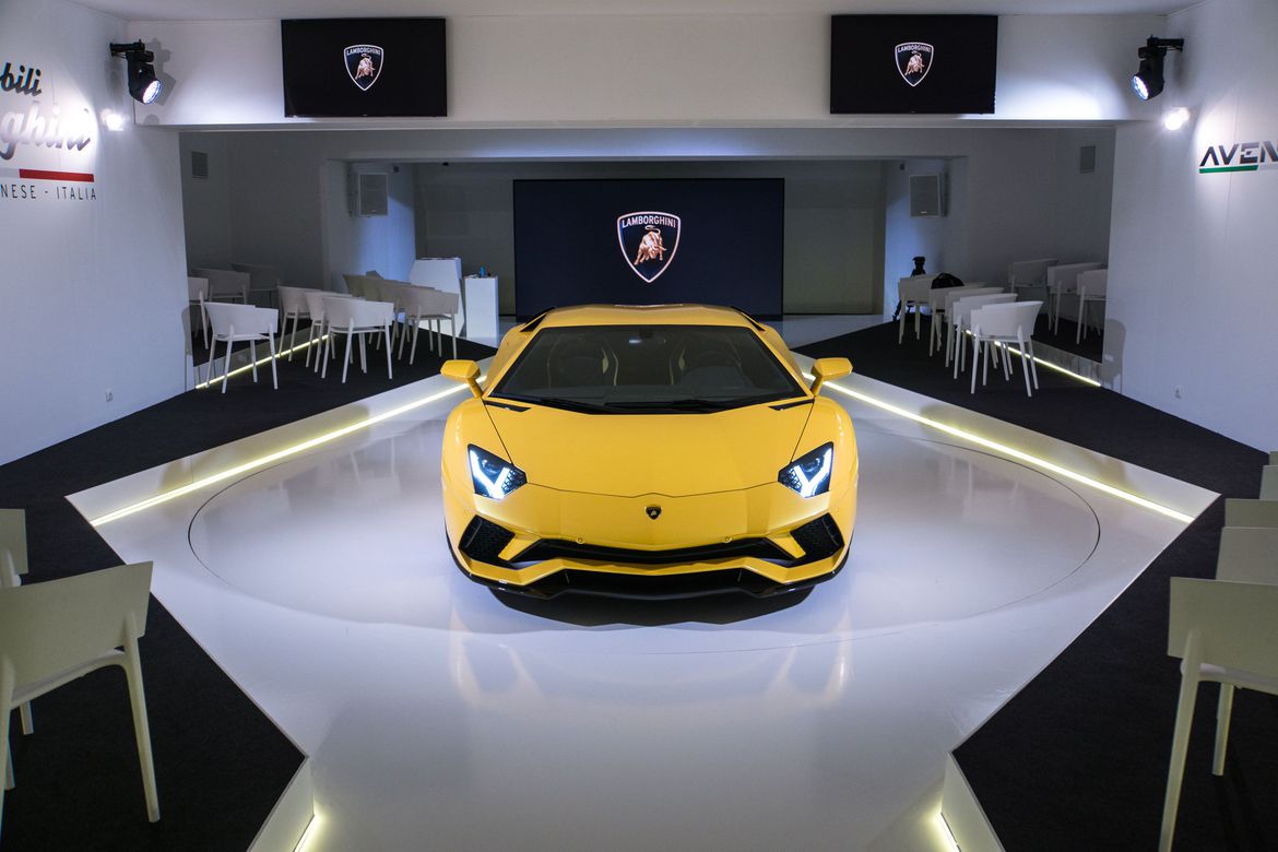 Tin tức xe - Lamborghini lần đầu ‘nhá hàng’ Aventador S (Hình 4).