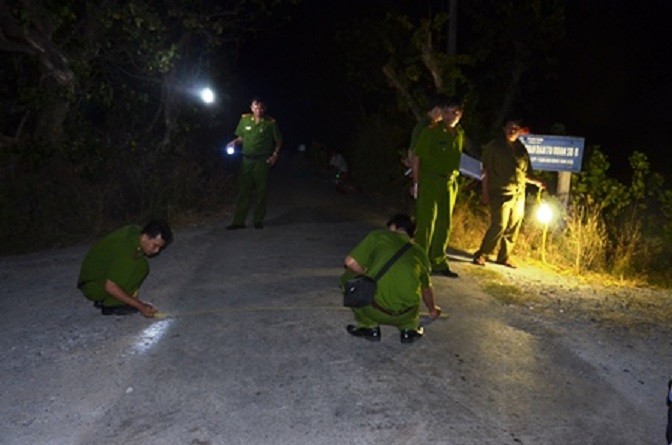 An ninh - Hình sự - Truy tìm hai kẻ lạ mặt xông vào nhà sát hại nam thanh niên