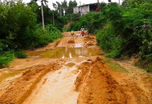 An ninh - Hình sự - Truy tìm danh tính bộ xương khô, người dân phát hiện trên núi