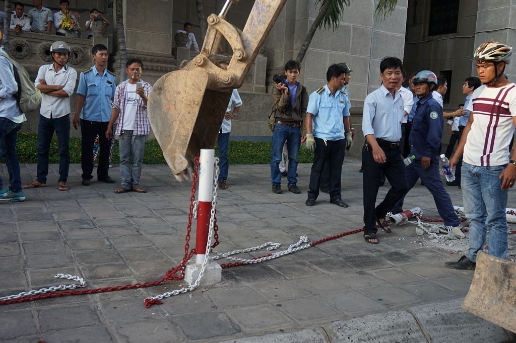 Xã hội - Ông Đoàn Ngọc Hải tiếp tục chỉ đạo tháo dỡ công trình chiếm vỉa hè (Hình 11).