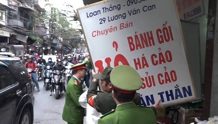 Xã hội - PCT quận Hoàn Kiếm: ‘Dẹp loạn vỉa hè là việc làm thường xuyên’