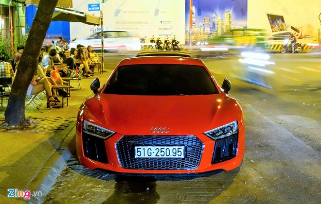 Thị trường - Đông Nhi - Ông Cao Thắng lái siêu xe Audi R8 13 tỷ dạo phố (Hình 6).