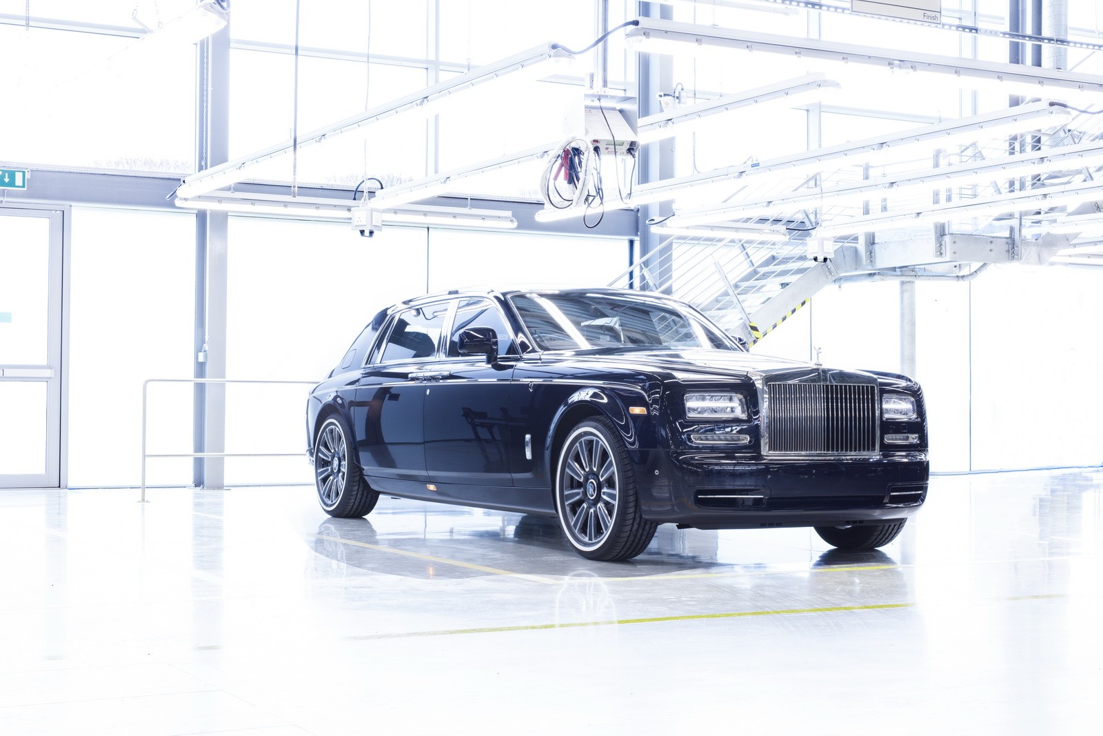 Tin tức xe - Ấn tượng chiếc Rolls-Royce Phantom cuối cùng được sản xuất