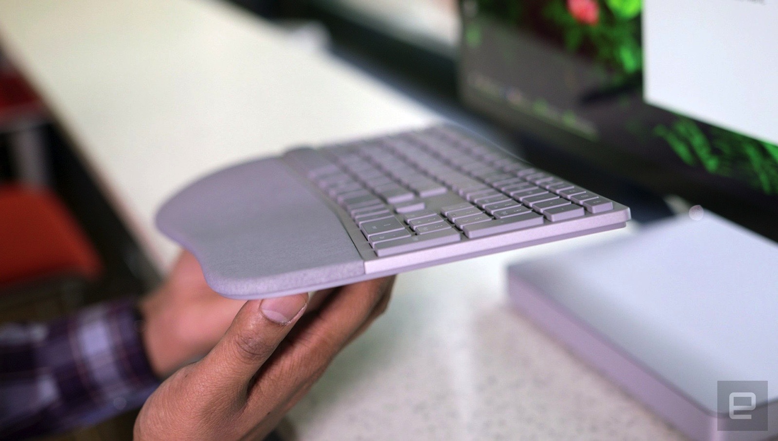 Đánh giá - Microsoft muốn tạo đột phá với bàn phím Surface Ergonomic (Hình 3).