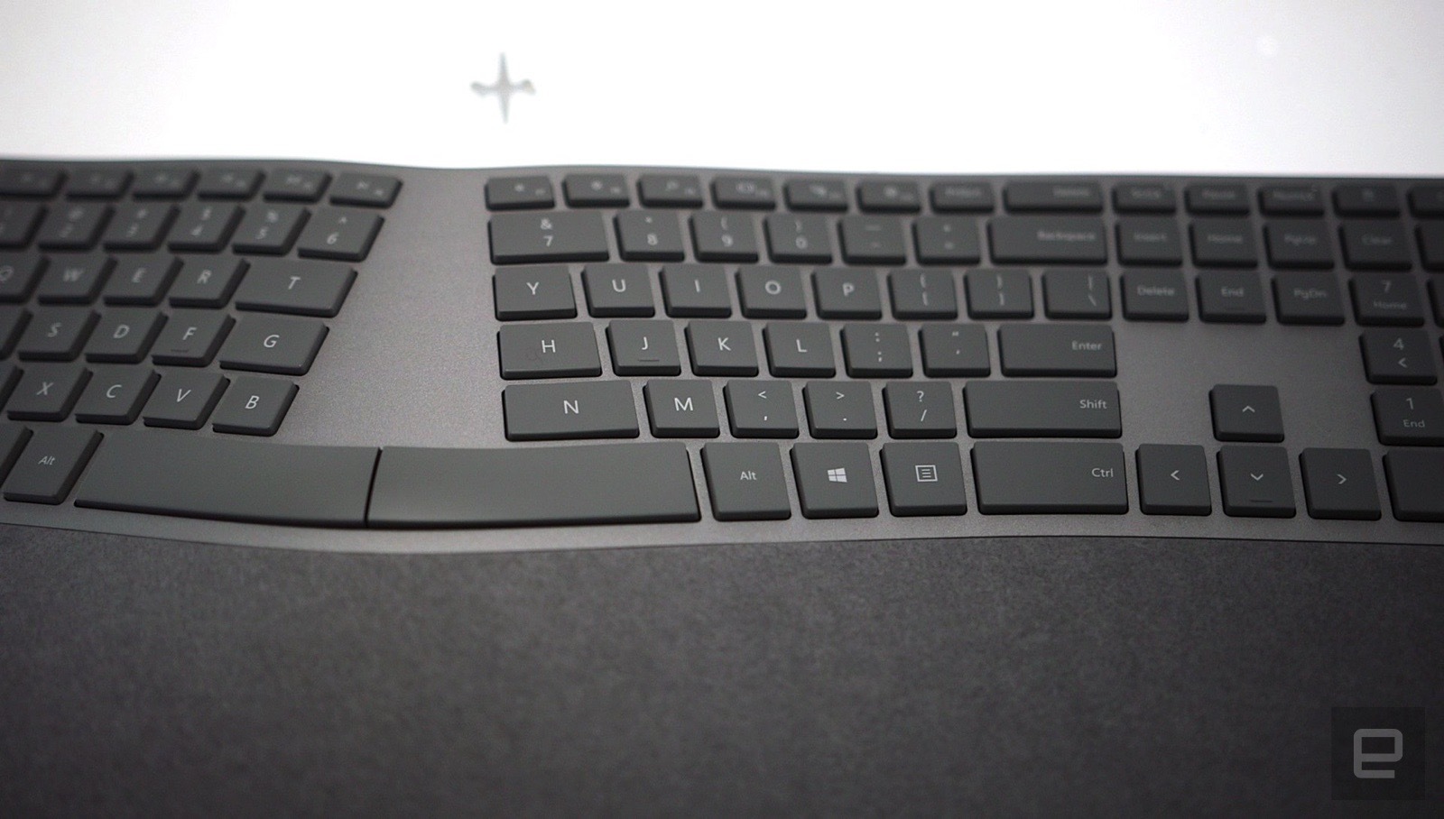 Đánh giá - Microsoft muốn tạo đột phá với bàn phím Surface Ergonomic (Hình 5).