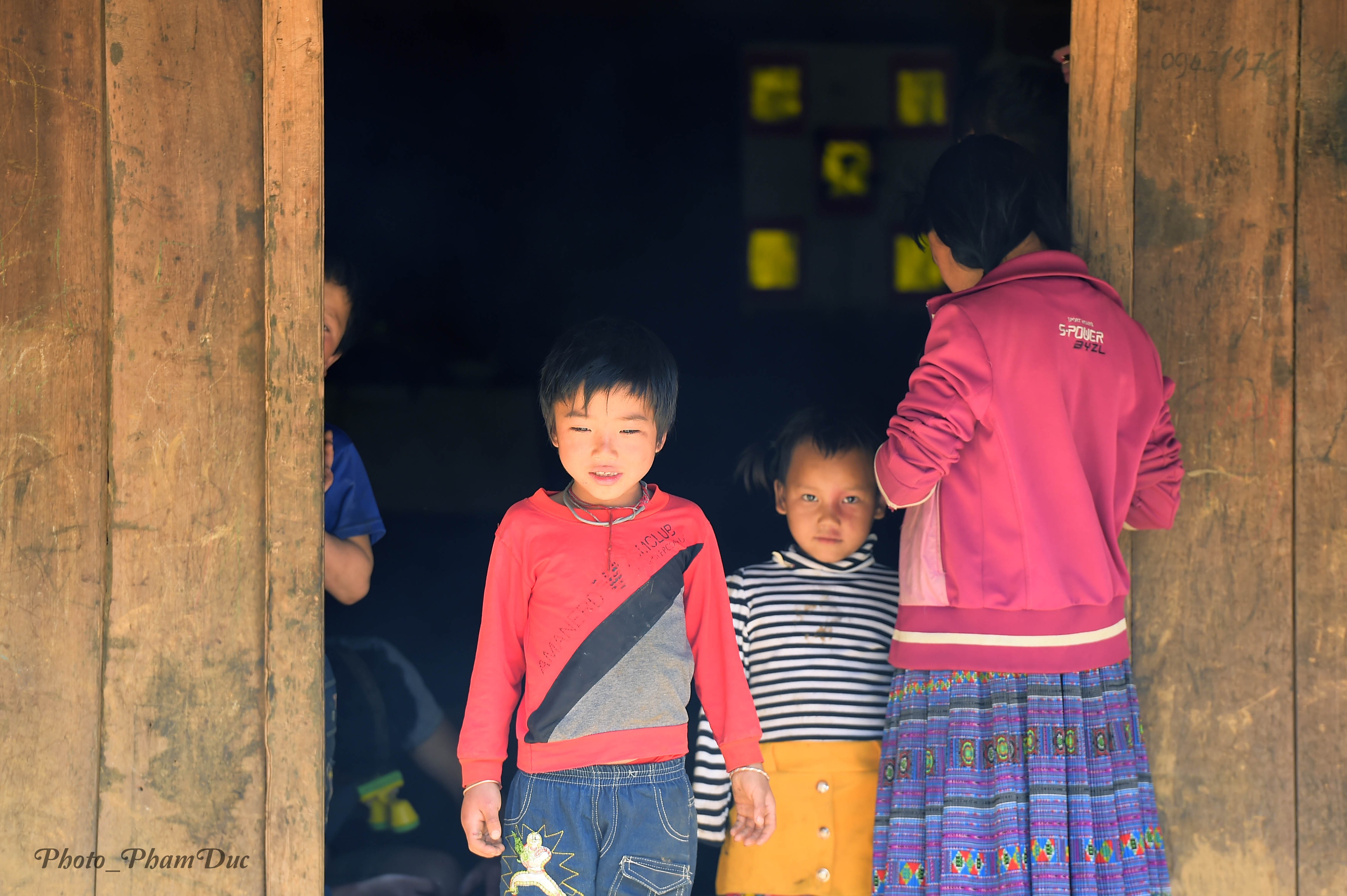 X&atilde; hội - Đẹp nao l&ograve;ng sắc xu&acirc;n nơi n&uacute;i rừng T&acirc;y Bắc (H&igrave;nh 18).